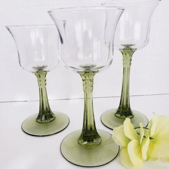 Party Lite Set Of Three Radiant Glow Green Stemmed Votive Holders NEW IN BOX - Picture 2 of 7